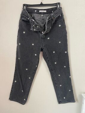 PacSun Women's Black Daisy Embroidered high rise straight barrel leg crop Jeans